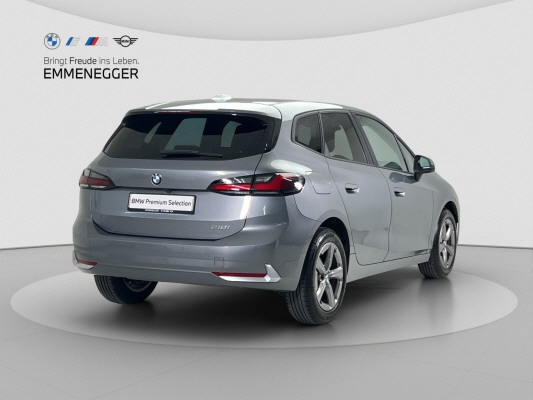 BMW 218i Active Tourer-image-4