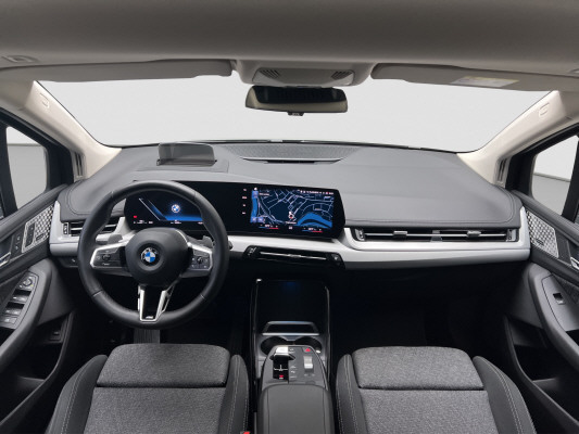 BMW 218i Active Tourer-image-10
