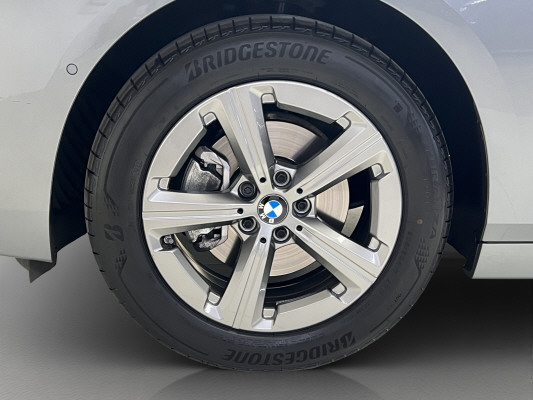 BMW 218i Active Tourer-image-7