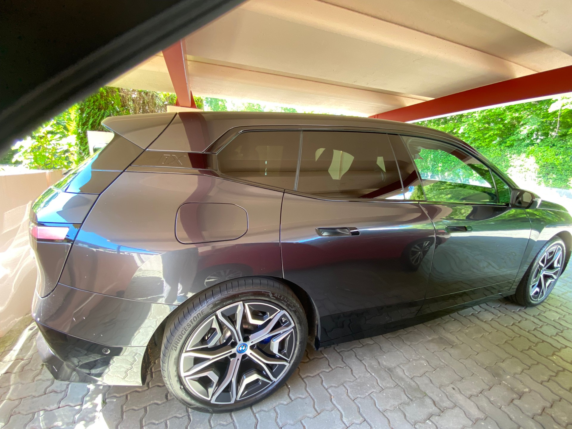BMW iX xDrive40-image-0