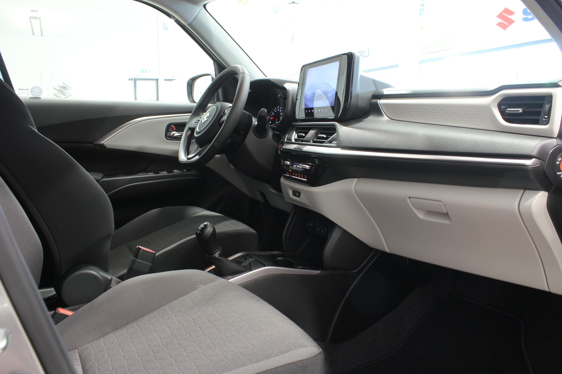 SUZUKI Swift 1.2 1st Edition Top Hybrid 4x4 MY24-image-12