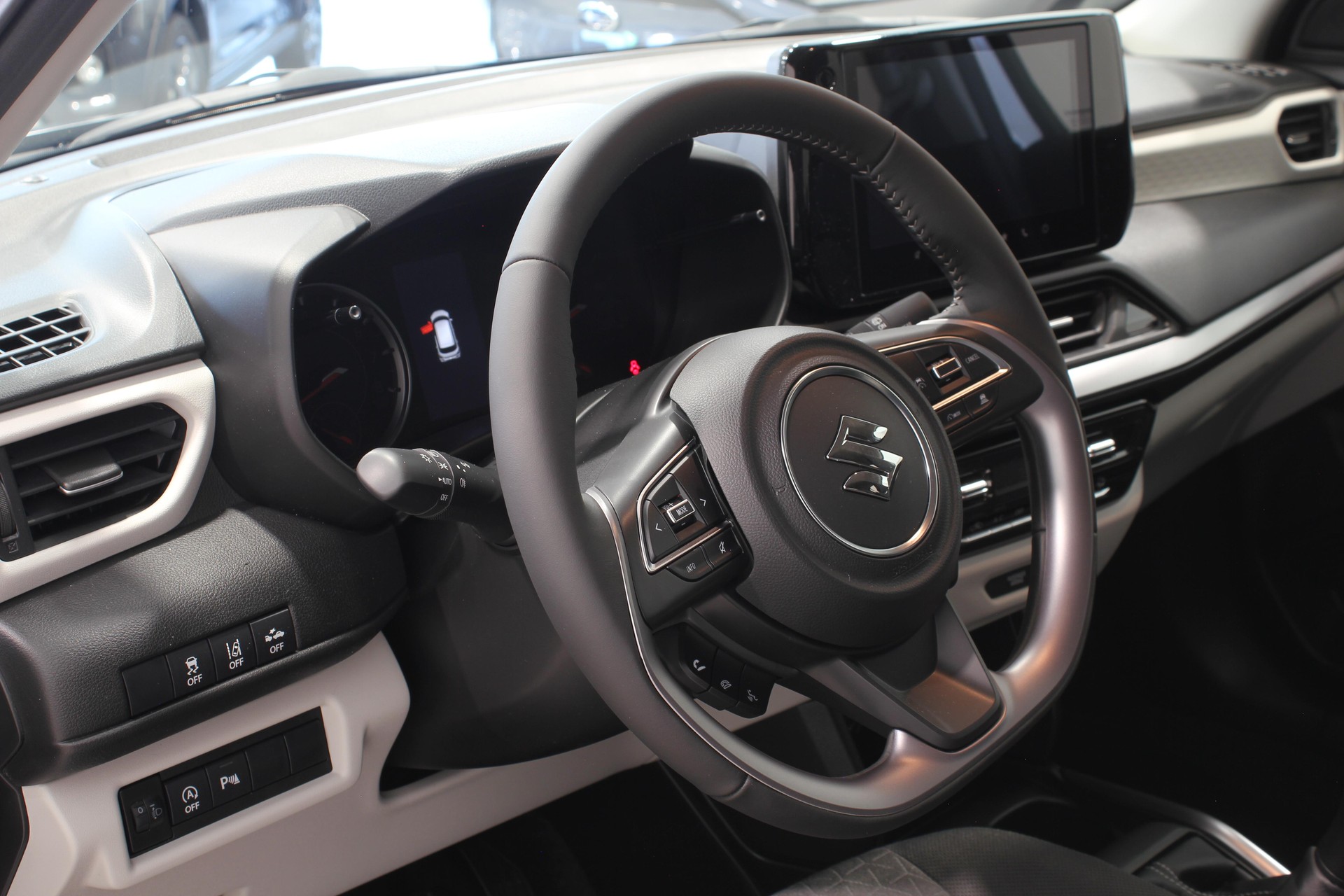 SUZUKI Swift 1.2 1st Edition Top Hybrid 4x4 MY24-image-8