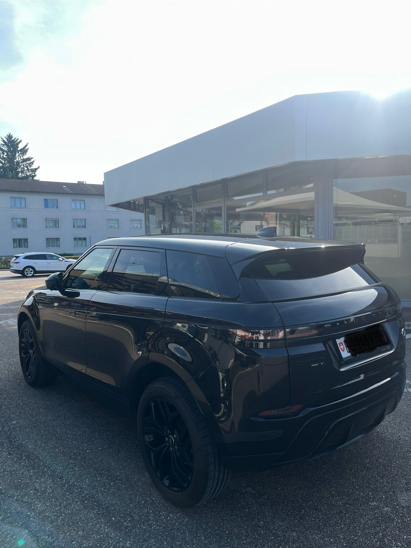 LAND ROVER Range Rover Evoque P 200 MHEV HSE AT9 ALL BLACK EDITION - 8-fach bereift-image-3