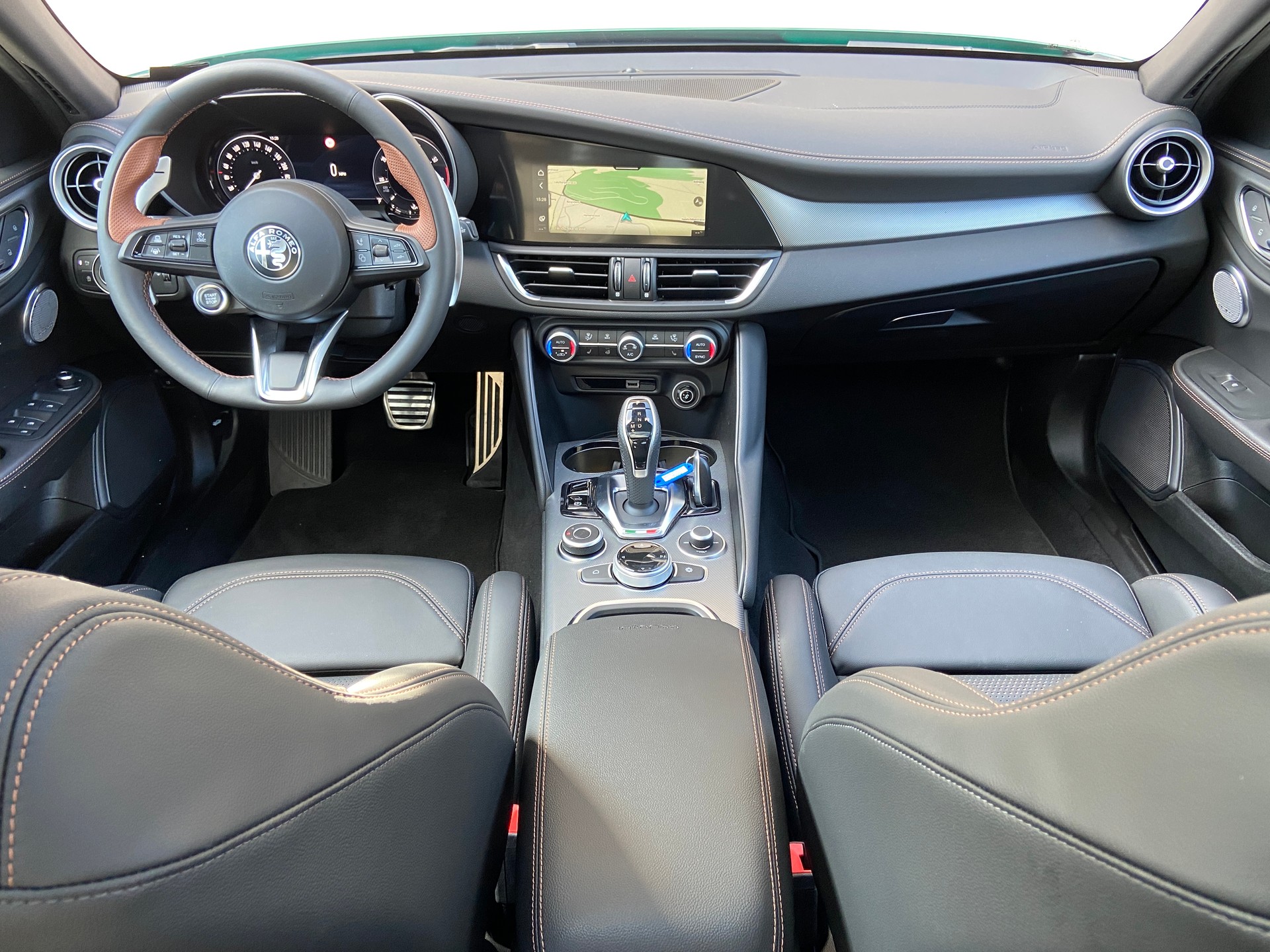 ALFA ROMEO Giulia 2.0 Intensa Sky Q4 AT8-image-4