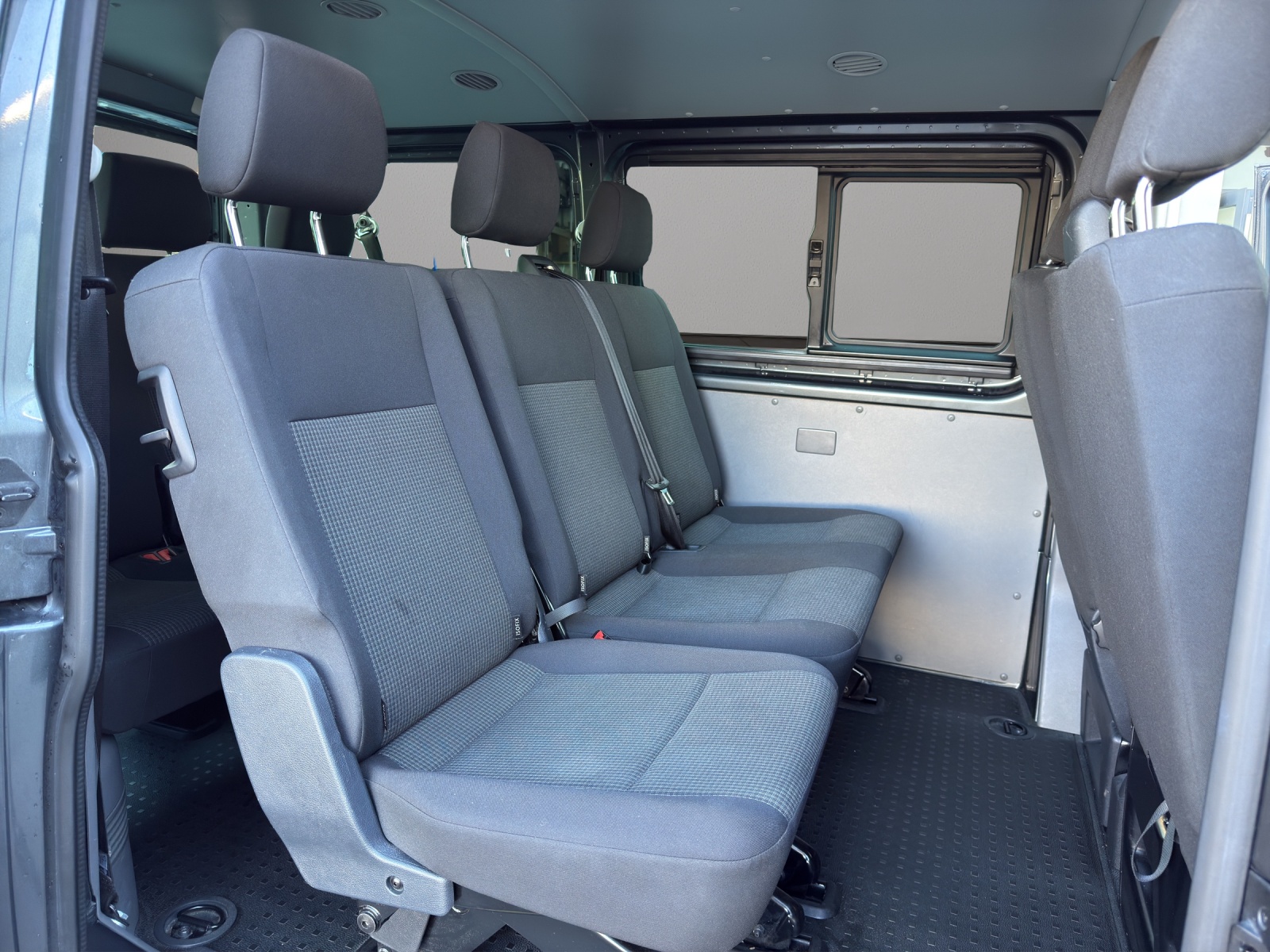 VW T6.1 2.0 TDI DSG-image-12