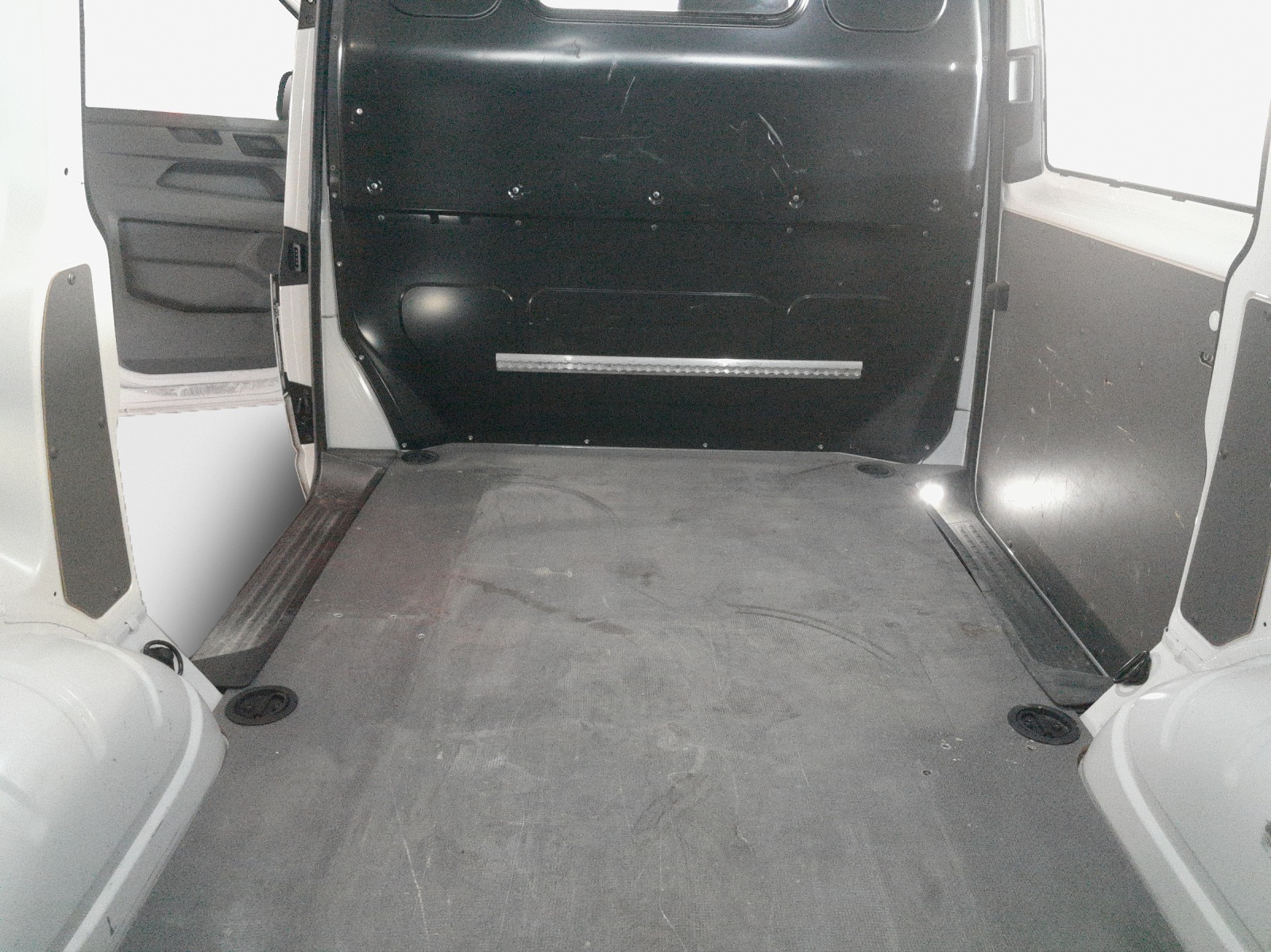 VW T6.1 2.0 TDI-image-12