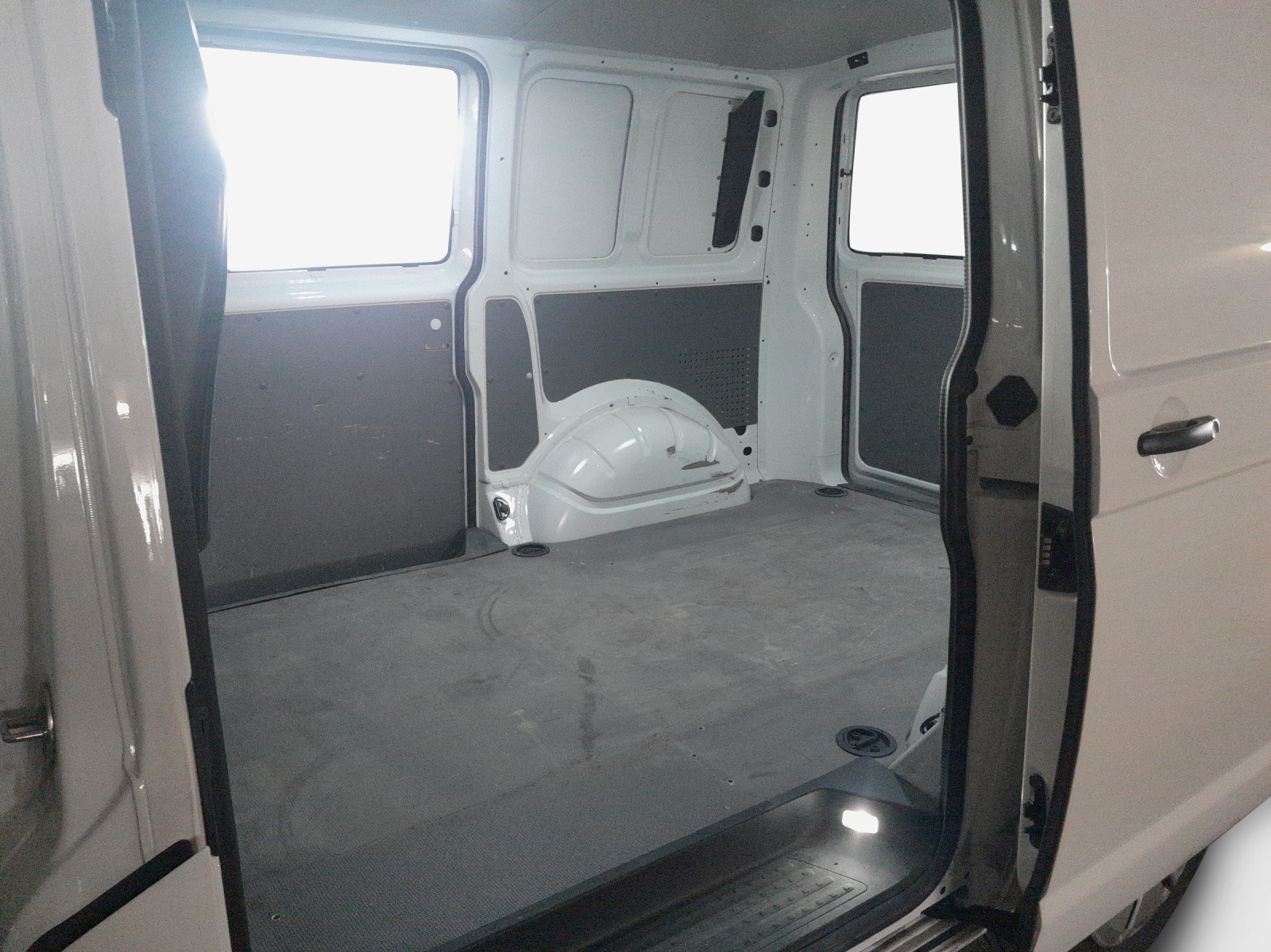 VW T6.1 2.0 TDI-image-11