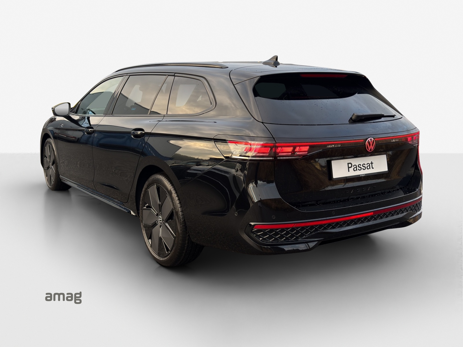 VW Passat Variant 2.0 TDI evo R-Line 4 Motion DSG-image-2