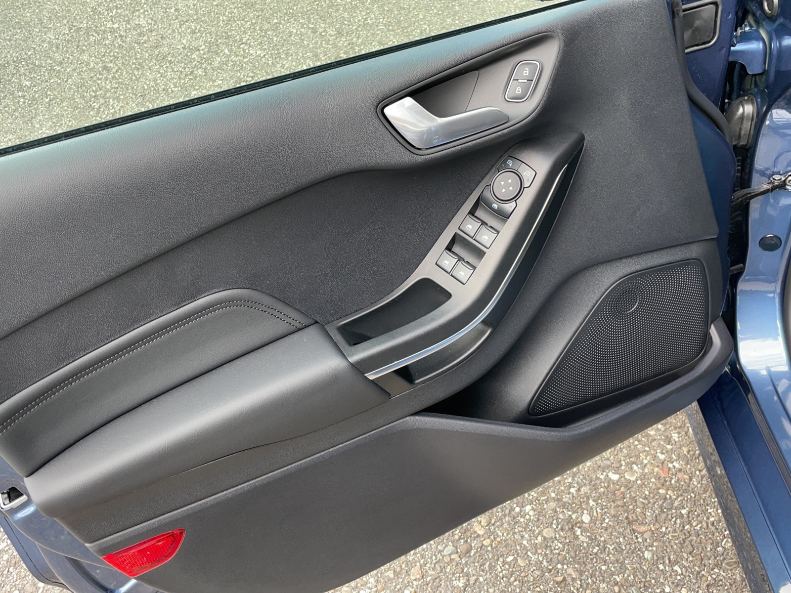 FORD Fiesta 1.0 EcoB Hybrid ST-Line X-image-10