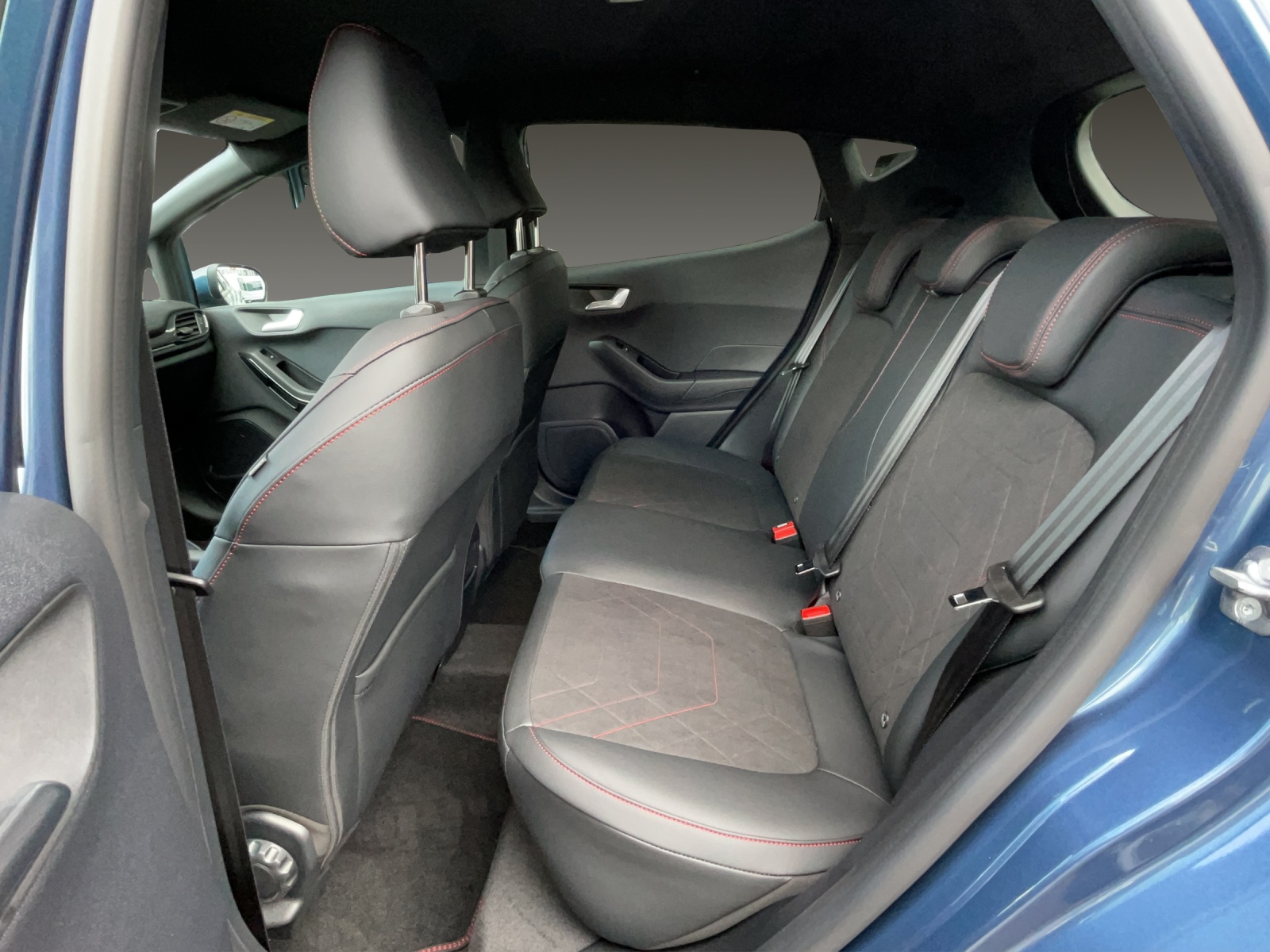 FORD Fiesta 1.0 EcoB Hybrid ST-Line X-image-11