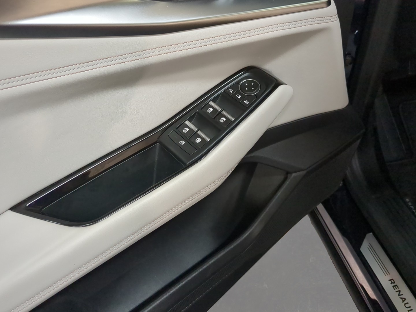 RENAULT Espace 1.2 E-Tech 200 Iconic 5-Sitze-image-21