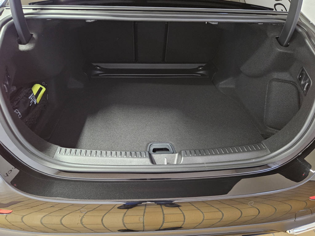 MERCEDES-BENZ E 450 d 4Matic AMG Line Limousine-showroom-element-3