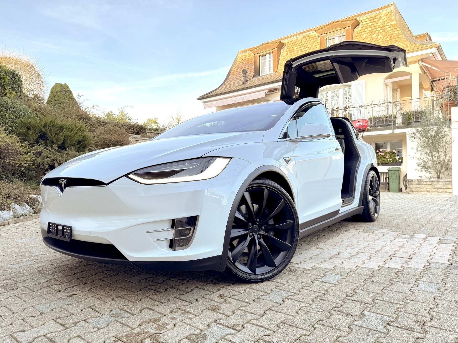 TESLA Model X Performance Ludicrous Plus-image-0
