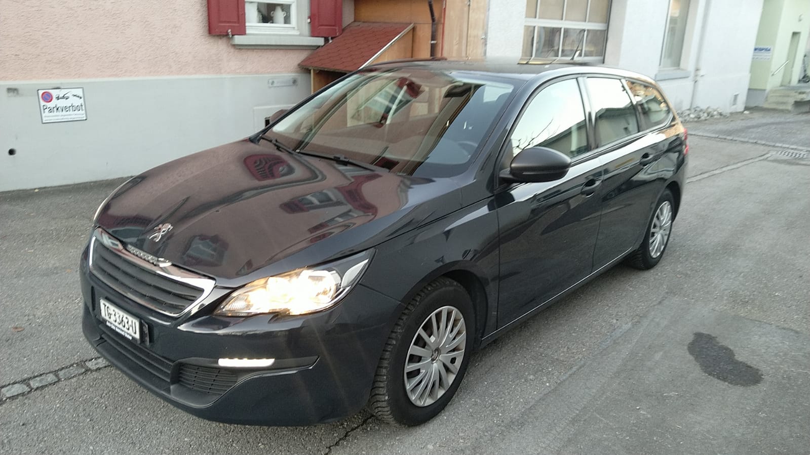 PEUGEOT 308 SW 1.6 BlueHDI Allure-image-2
