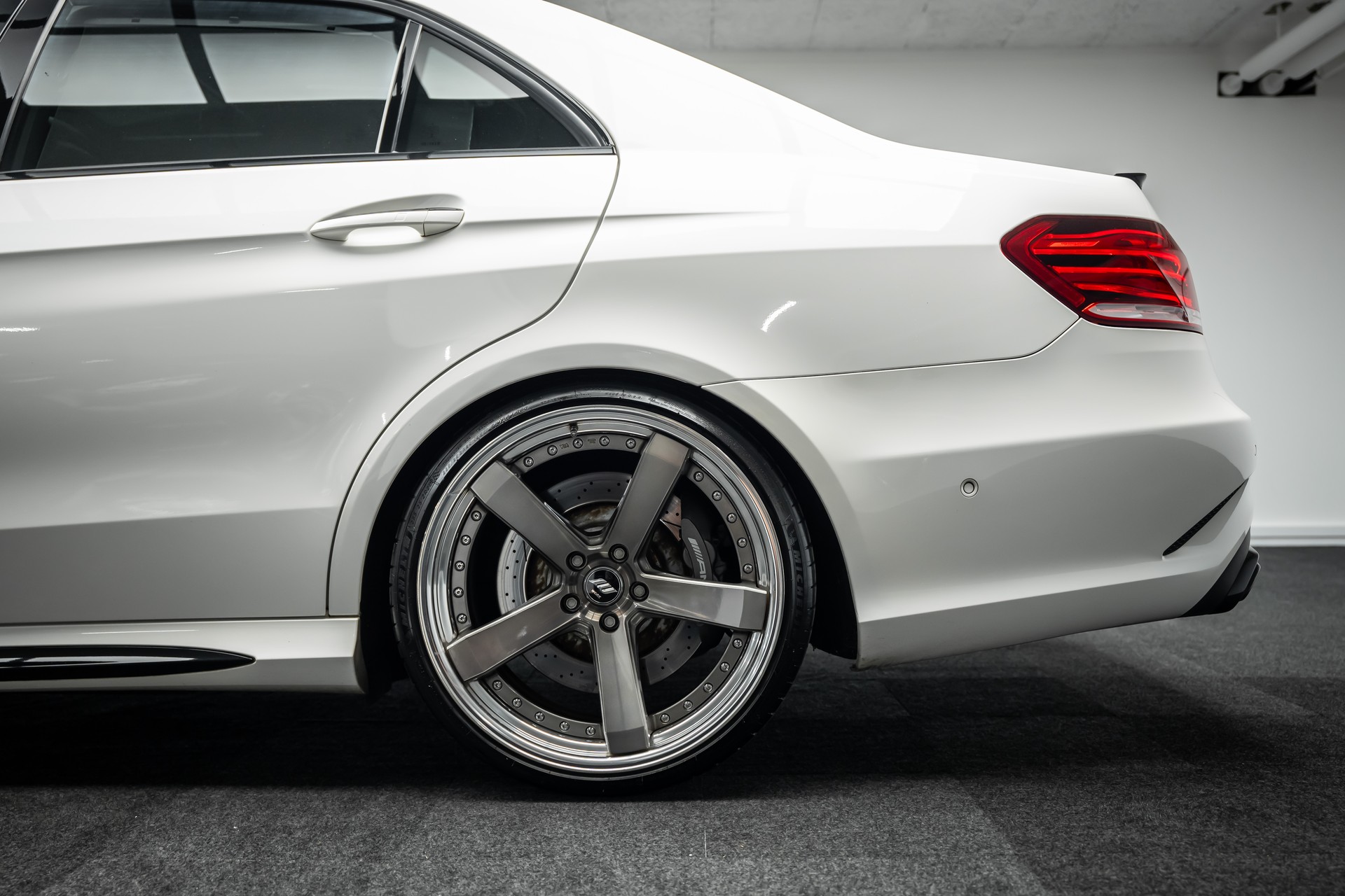 MERCEDES-BENZ * E 63 AMG 4Matic * 720PS * 1000NM * PP-PERFORMANCE * LEASING AB 443.- *-showroom-element-2