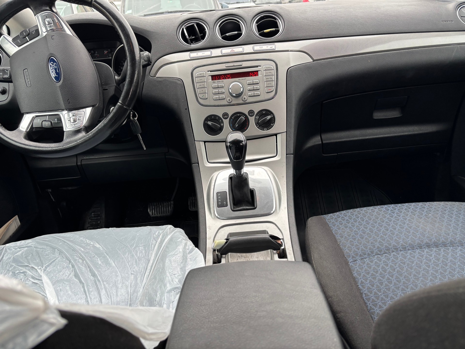 FORD S-Max 2.0 TDCi Titanium Automatic-image-9