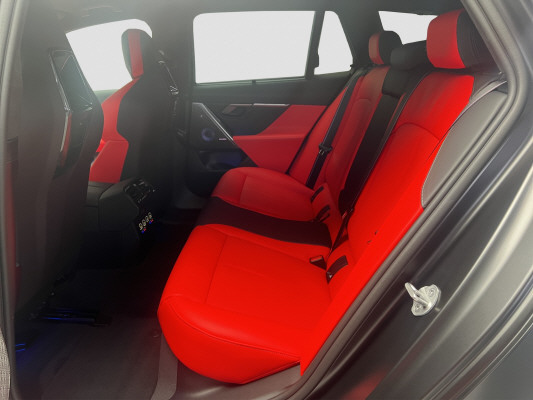 BMW M5 xDrive Touring-image-9