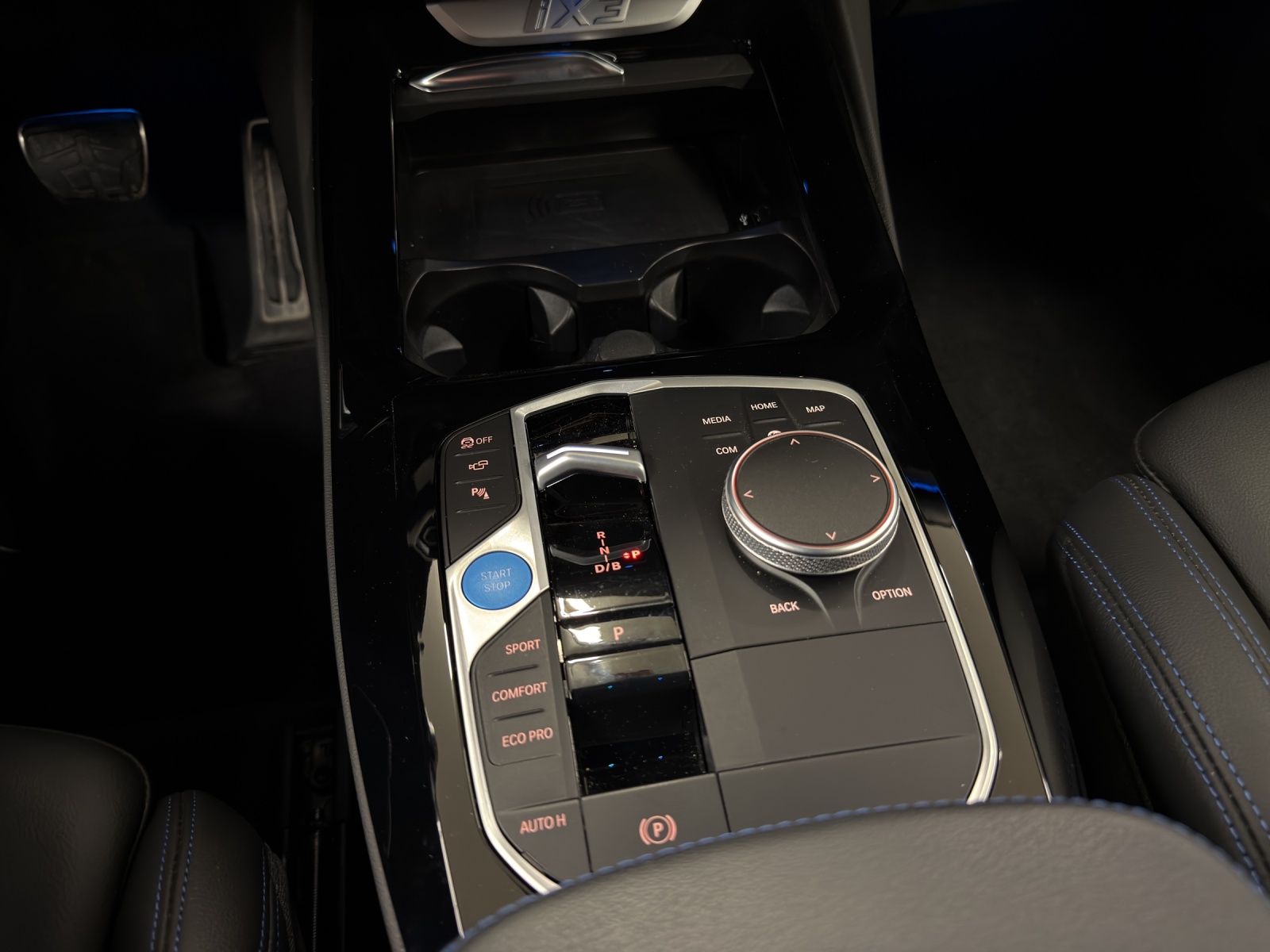 BMW iX3 Impressive-image-16
