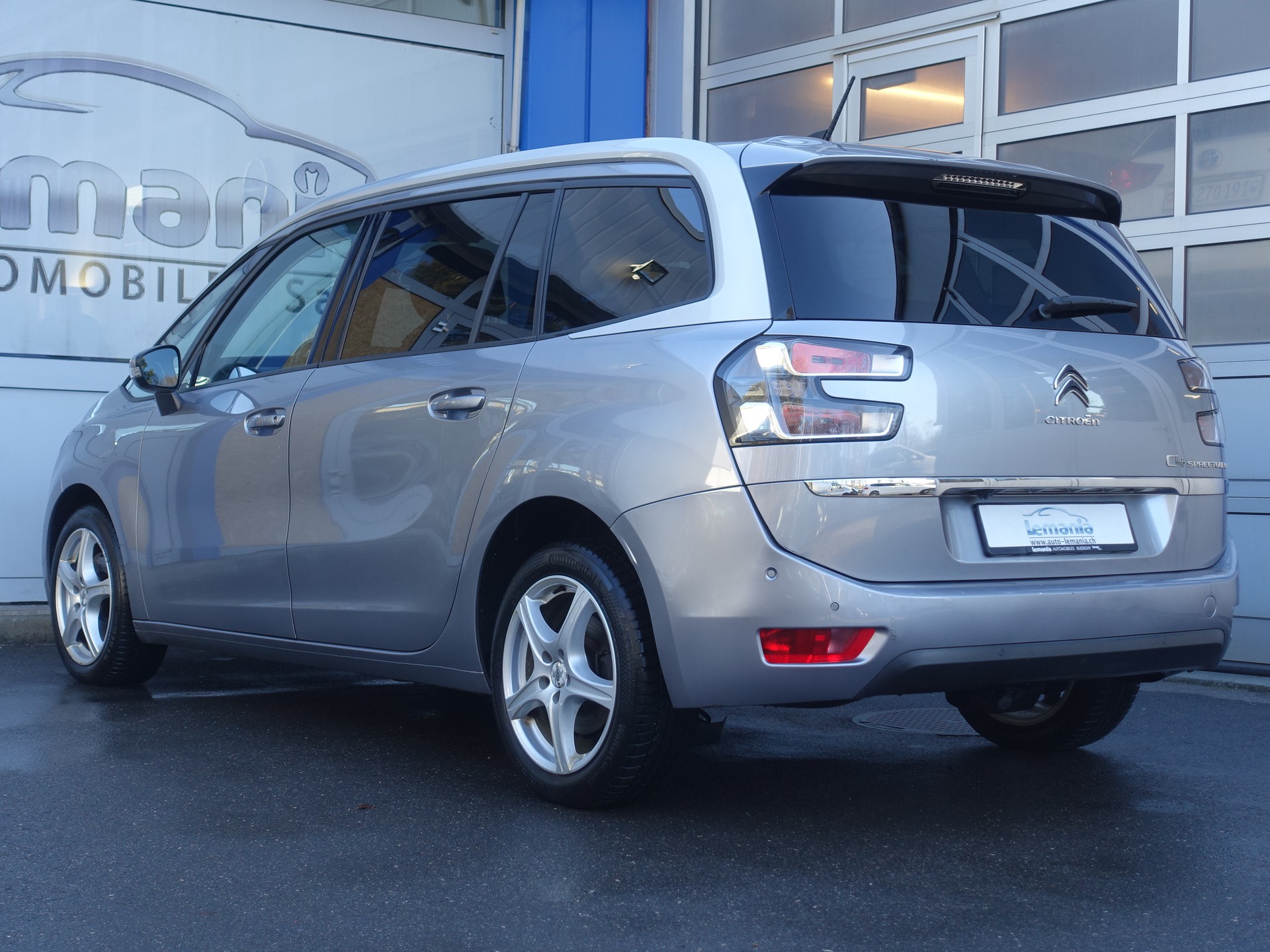 CITROEN C4 Spacetourer 2.0 BlueHDi Shine EAT8-image-4
