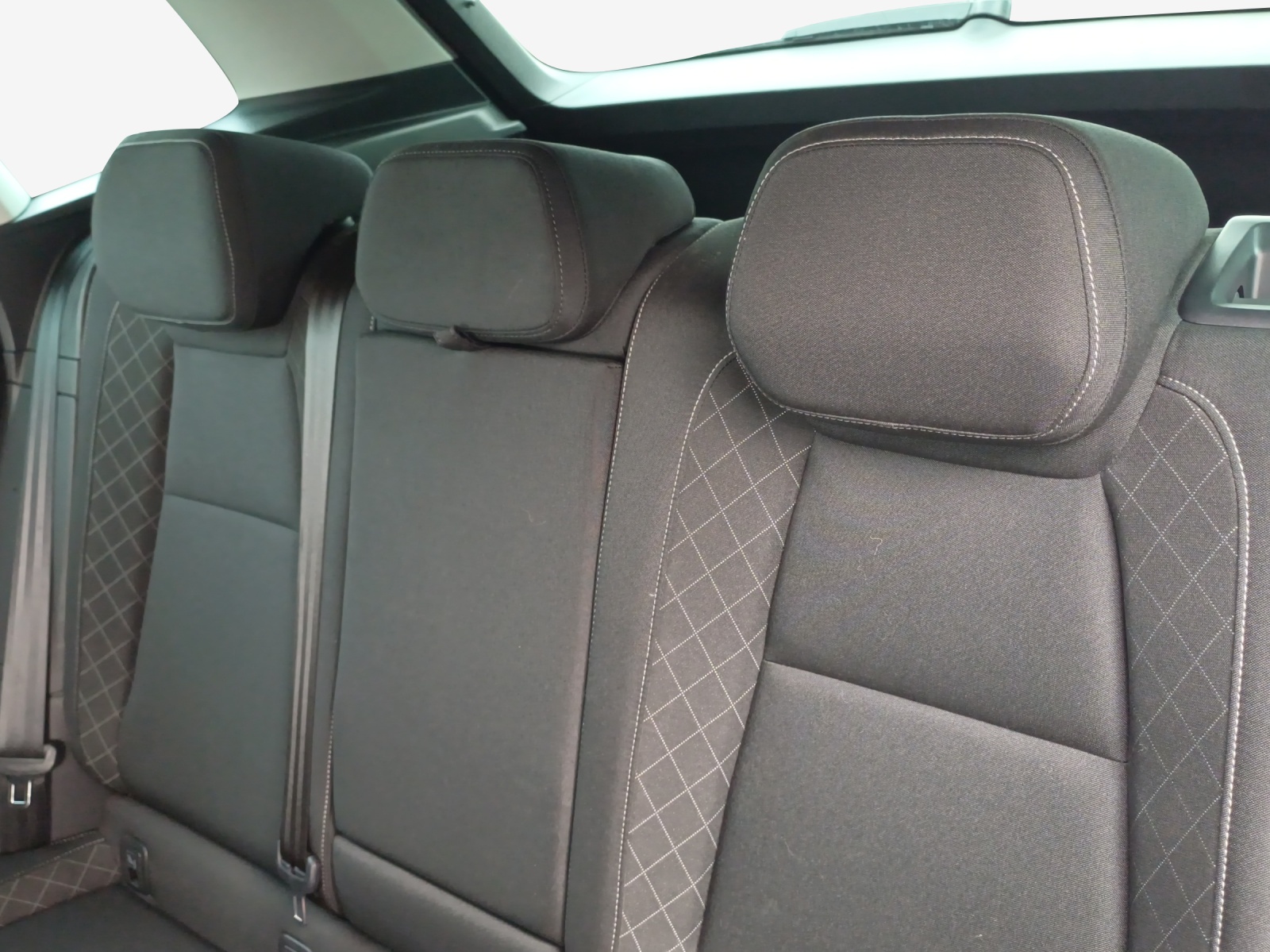 SKODA Karoq 2.0 TDI CR Smile 4x4 DSG-image-11
