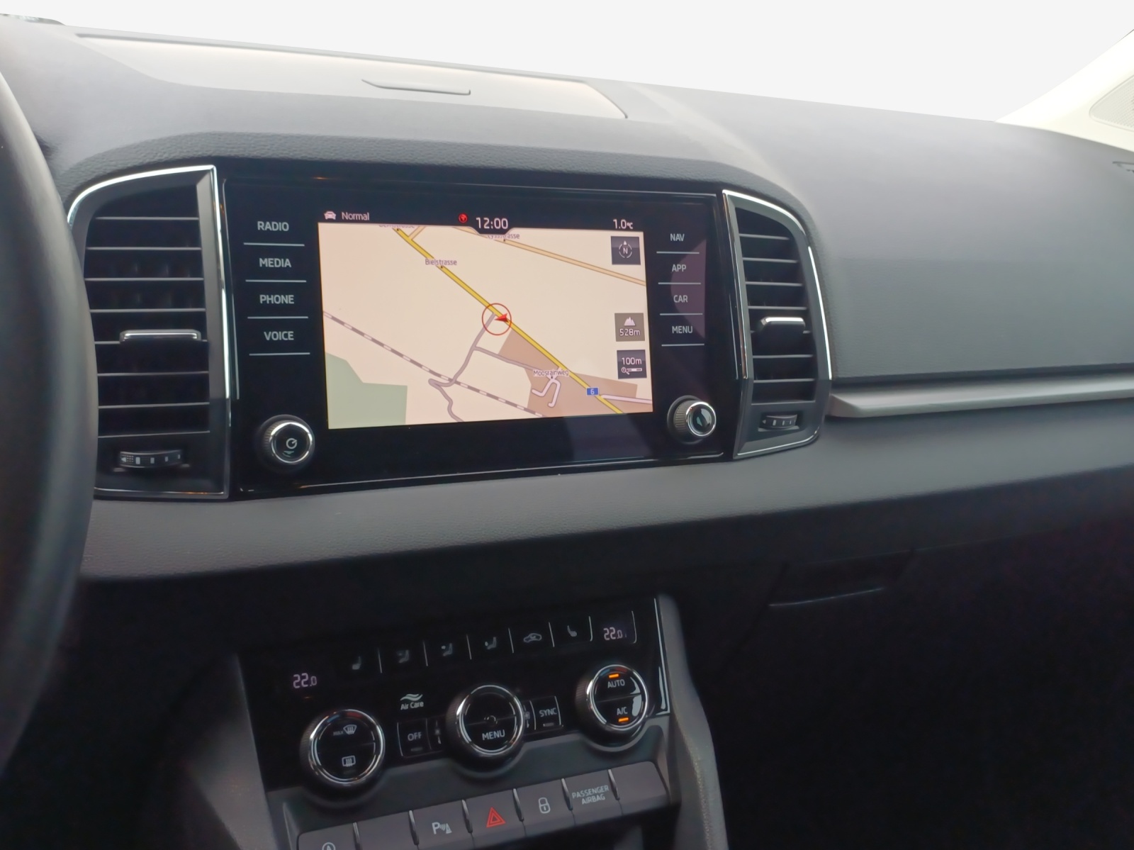 SKODA Karoq 2.0 TDI CR Smile 4x4 DSG-image-10