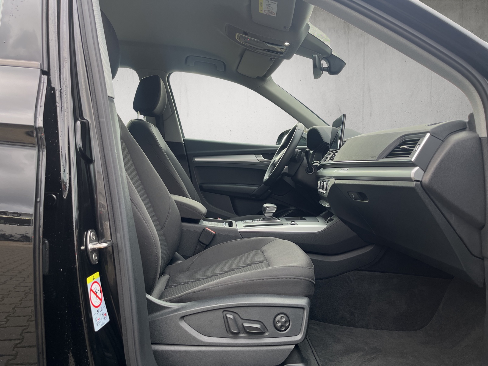 AUDI Q5 2.0 40 TDI Advanced quattro S-Tronic-image-12