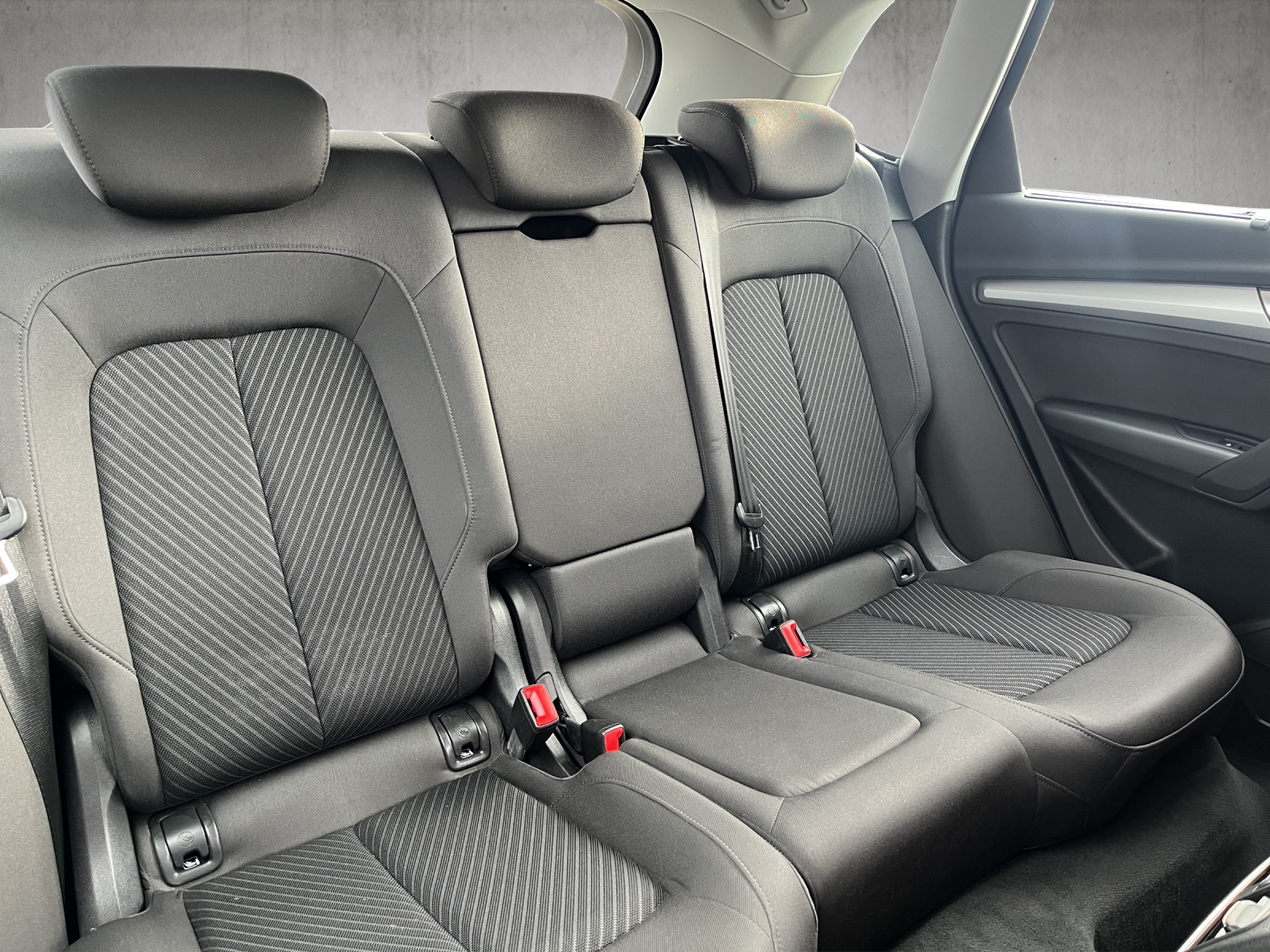 AUDI Q5 2.0 40 TDI Advanced quattro S-Tronic-image-13