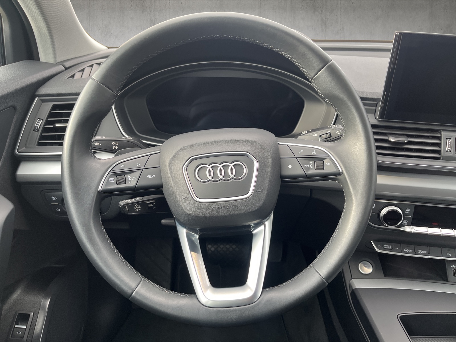 AUDI Q5 2.0 40 TDI Advanced quattro S-Tronic-image-11
