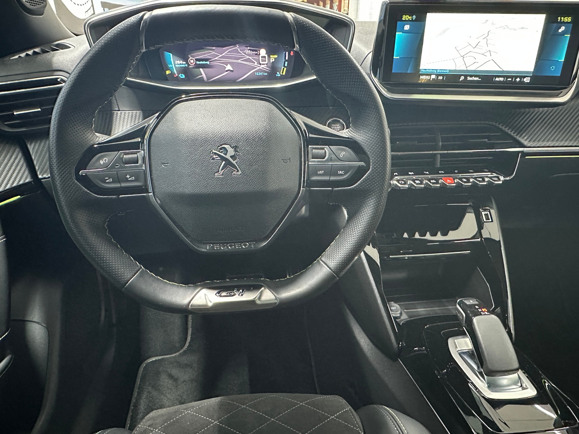 PEUGEOT 2008 e GT Pack-image-10