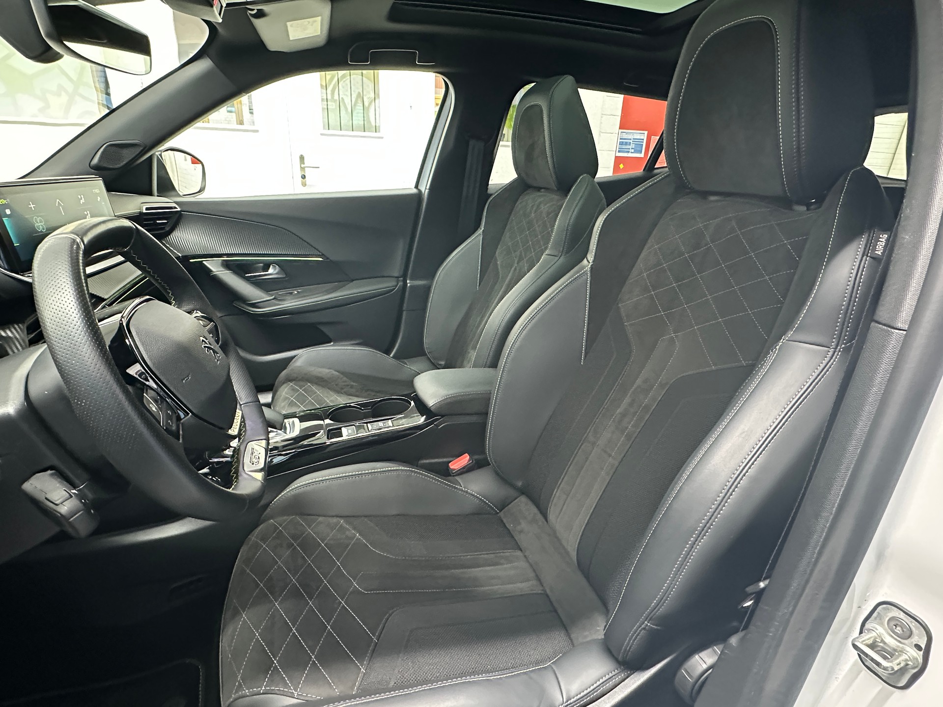 PEUGEOT 2008 e GT Pack-image-7