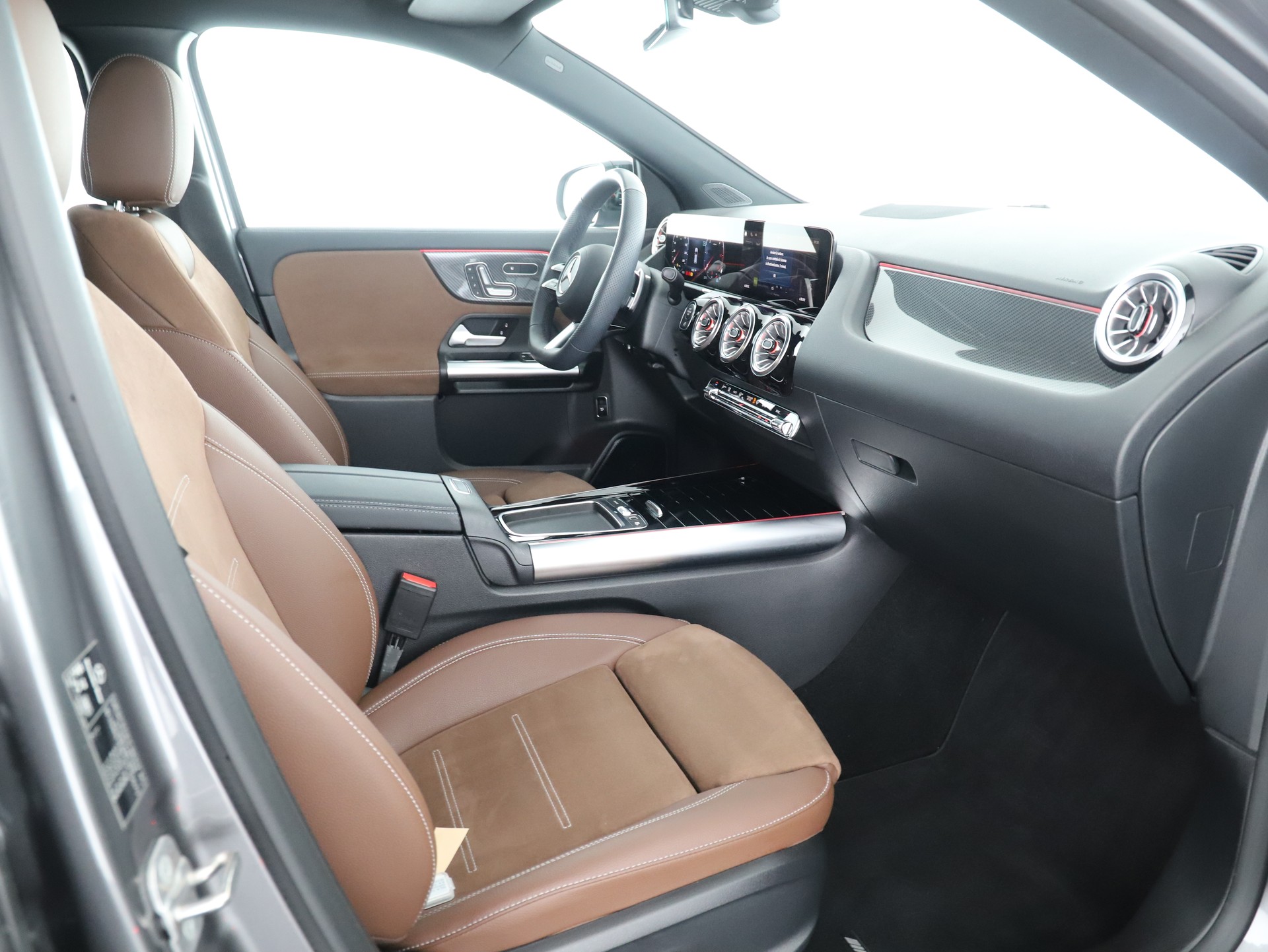 MERCEDES-BENZ GLA 220d 4M Swiss Star-image-10