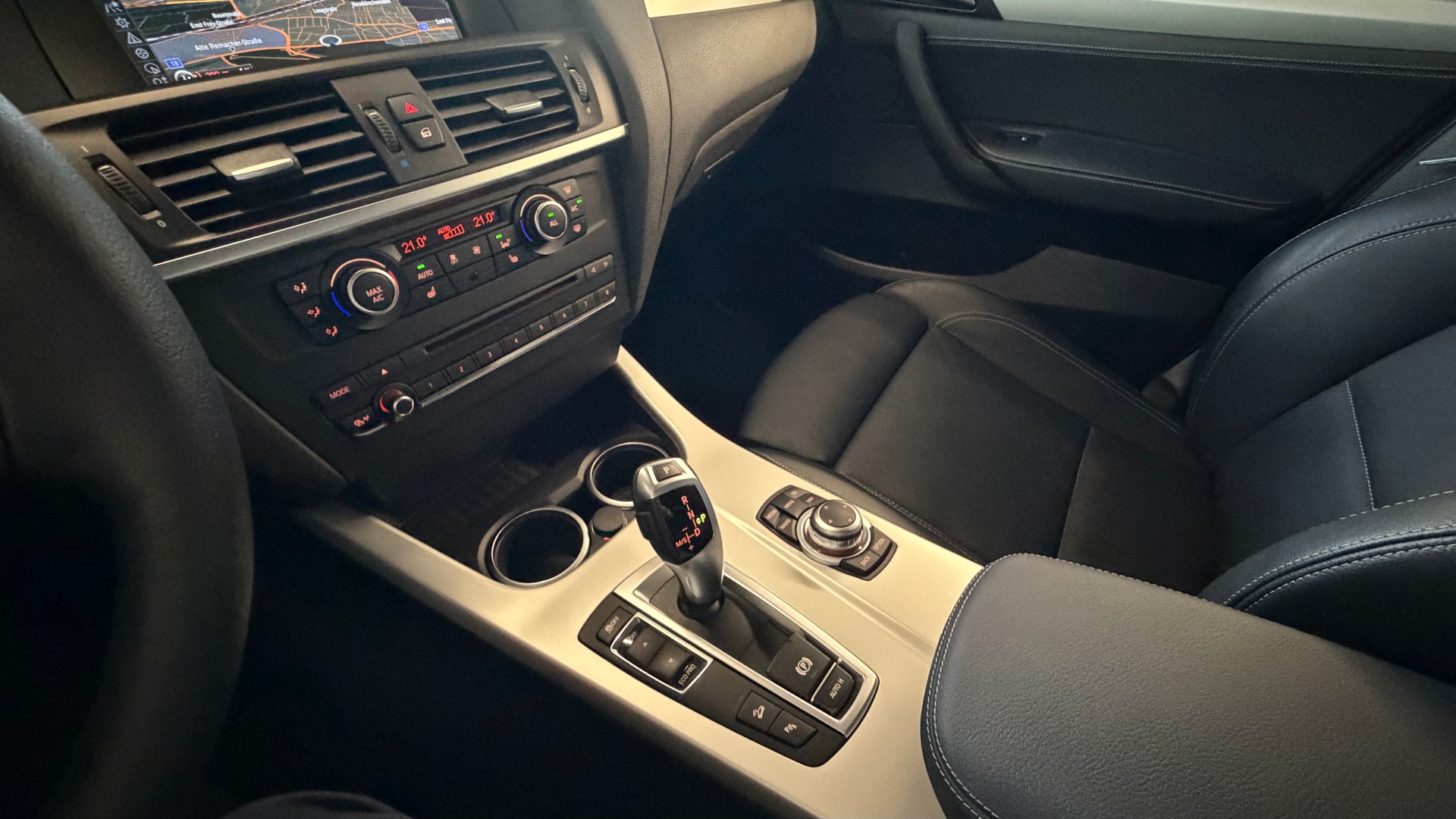 BMW X3 xDrive 28i 245PS 4X4 (CH) Steptronic-image-17