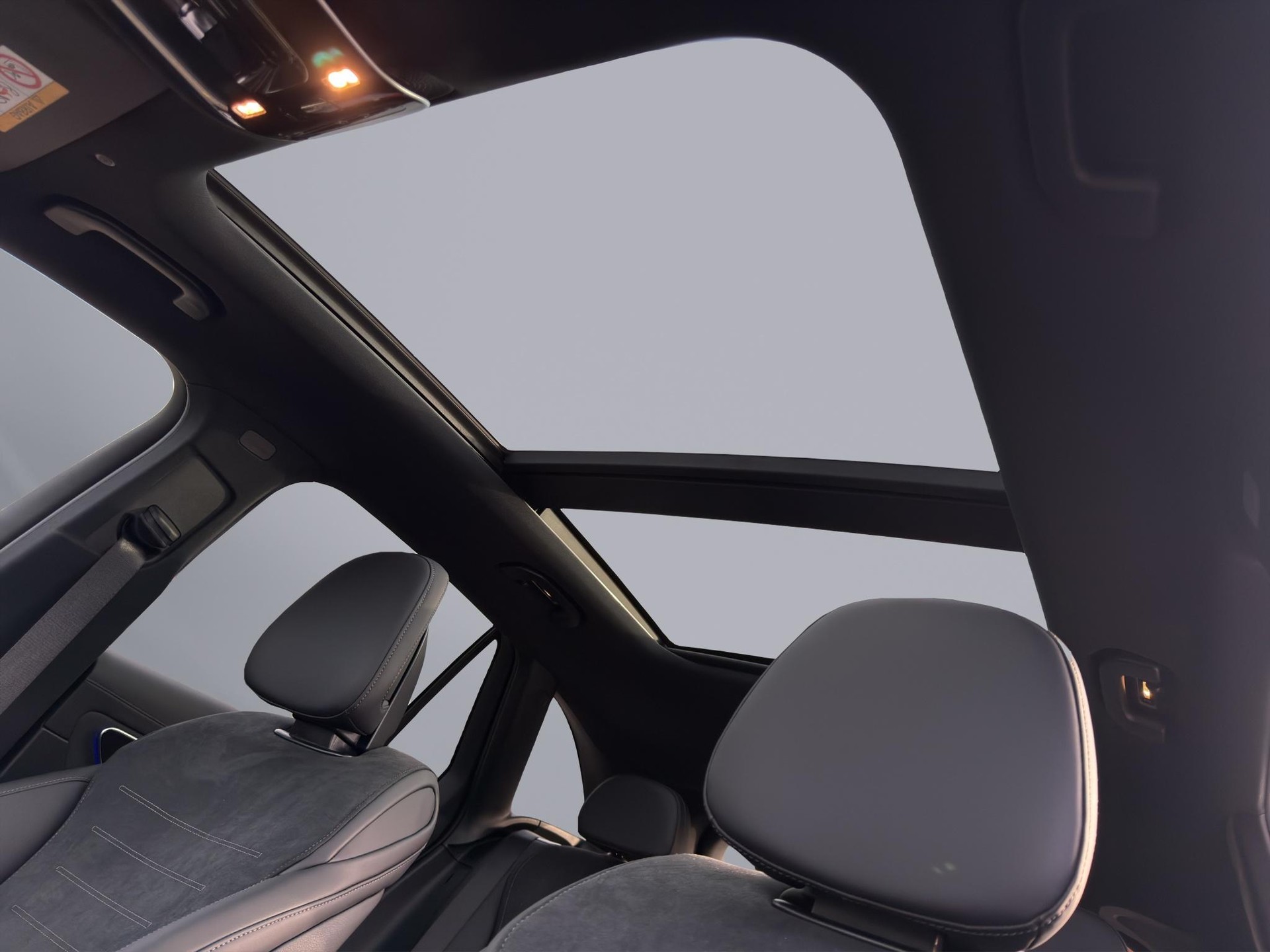 MERCEDES-BENZ GLC 220 d AMG Line 4matic-image-11
