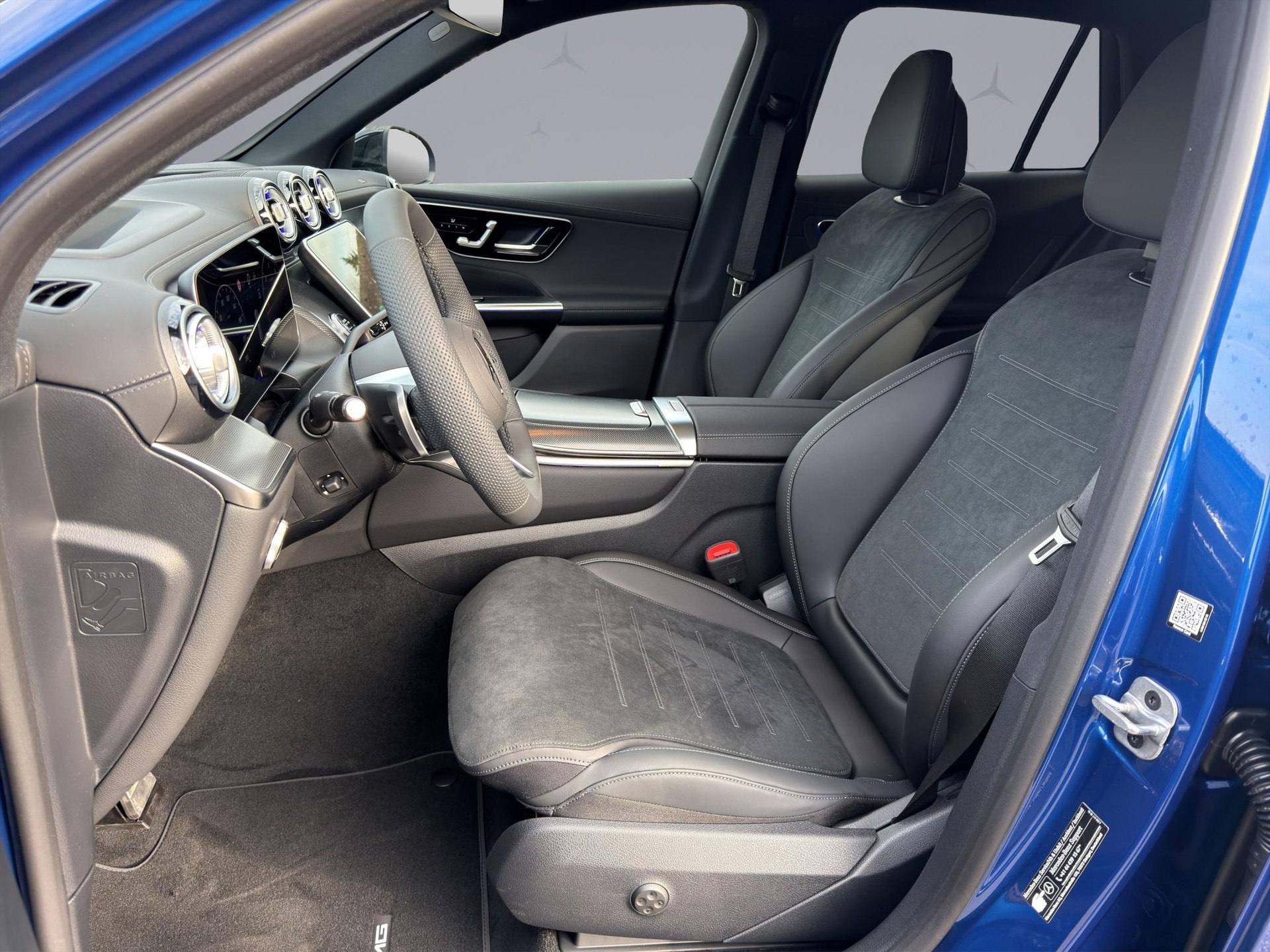 MERCEDES-BENZ GLC 220 d AMG Line 4matic-image-9