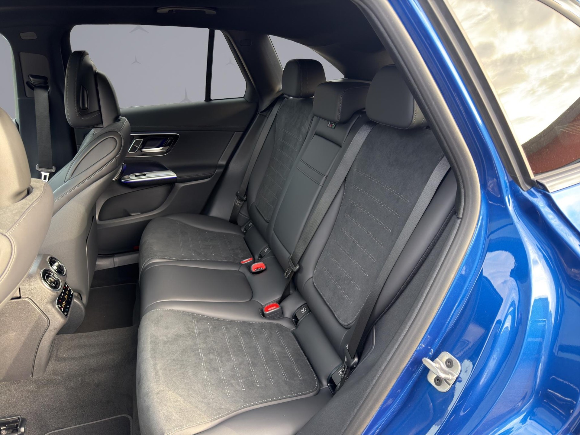 MERCEDES-BENZ GLC 220 d AMG Line 4matic-image-10