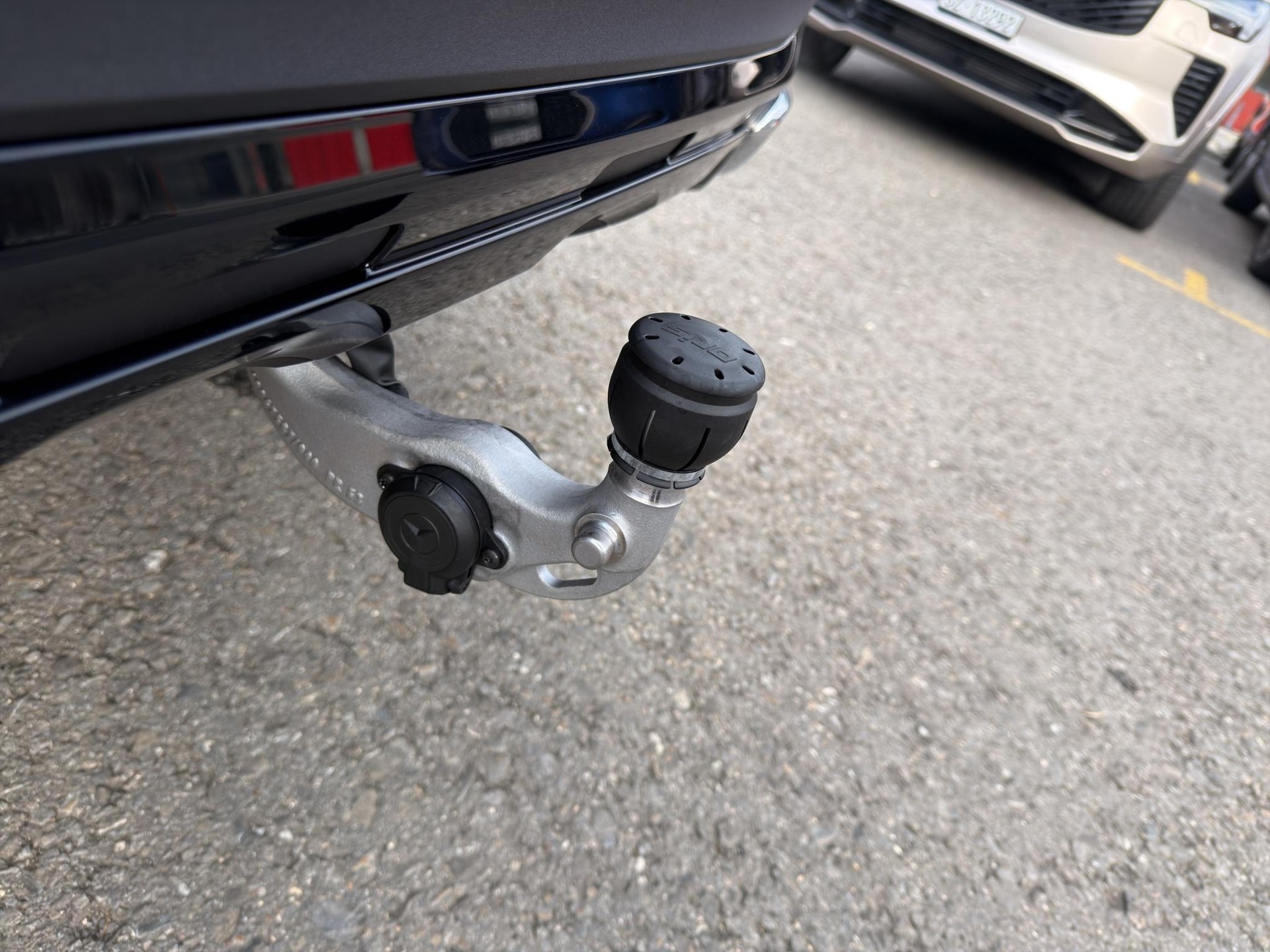 MERCEDES-BENZ GLC 220 d AMG Line 4matic-image-16