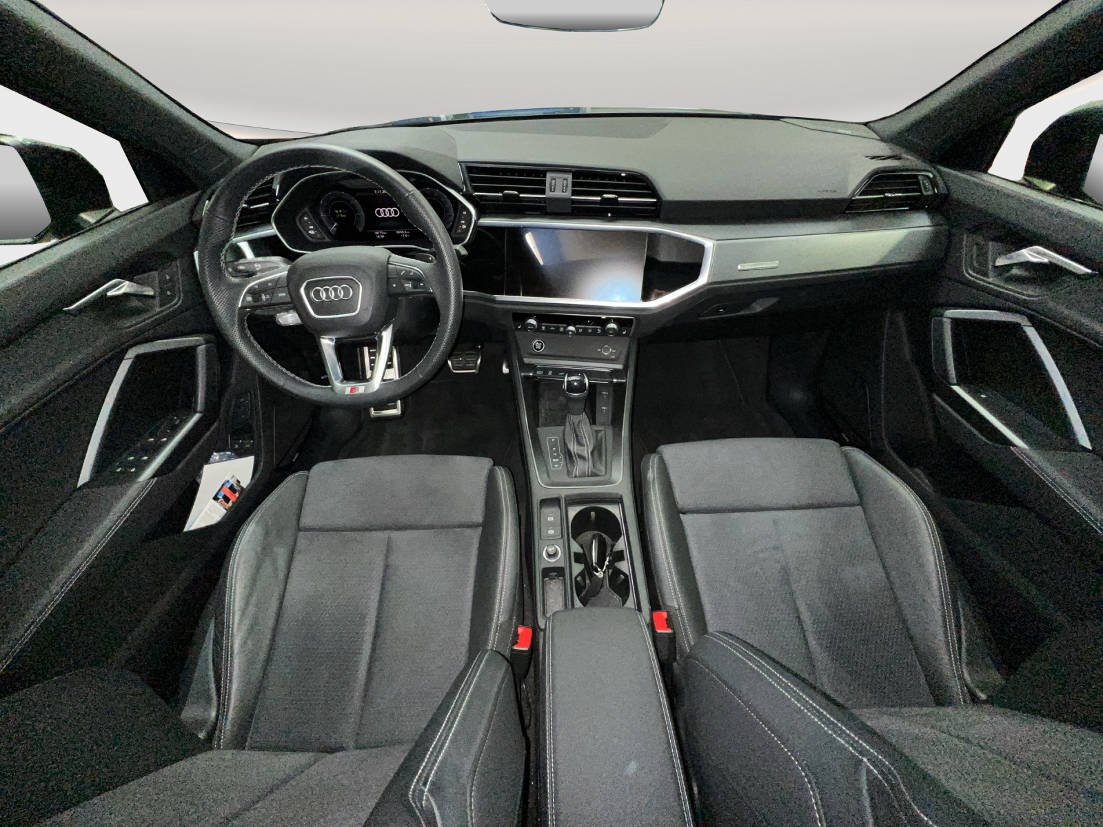 AUDI Q3 Sportback 45 TFSI e S line S-tronic-image-10