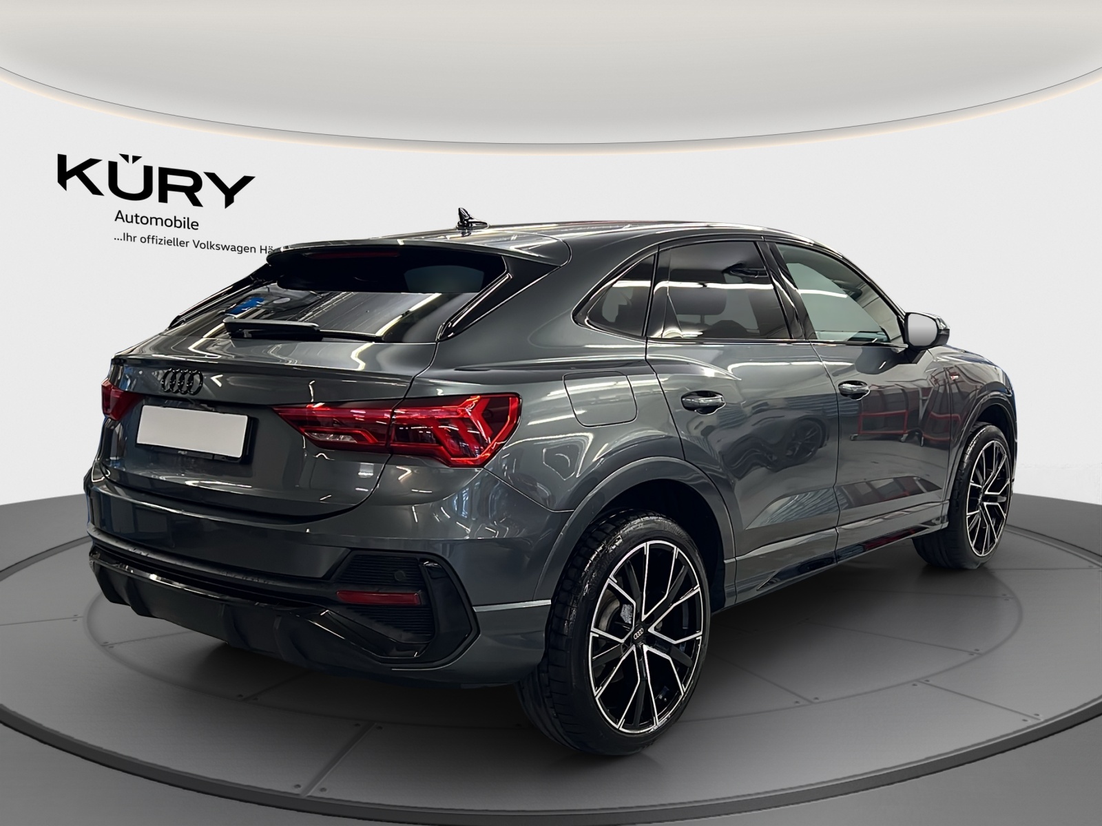 AUDI Q3 Sportback 45 TFSI e S line S-tronic-image-4