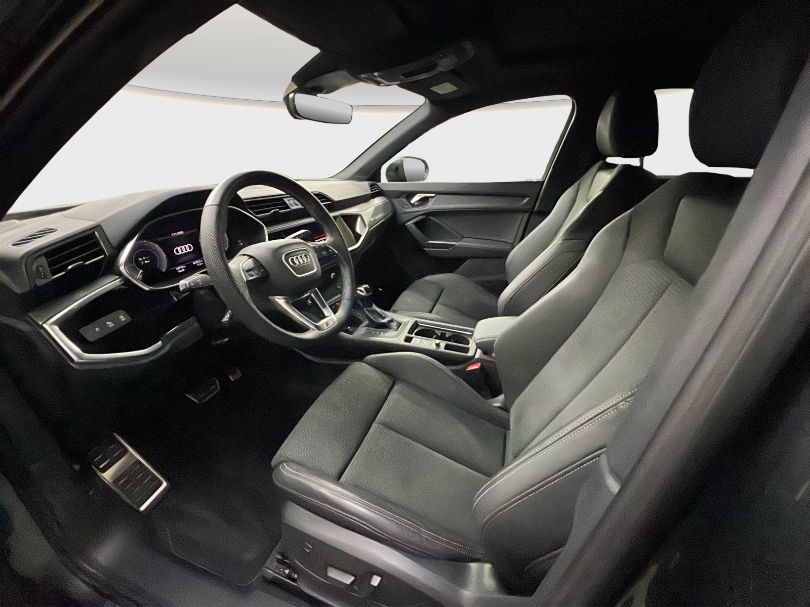AUDI Q3 Sportback 45 TFSI e S line S-tronic-image-8
