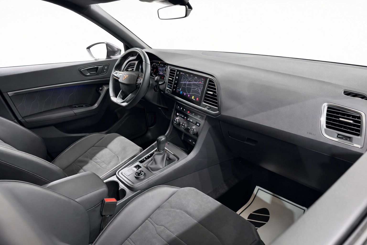 CUPRA Ateca 2.0TSI 4Drive DSG * Panorama-Glasdach *-image-8