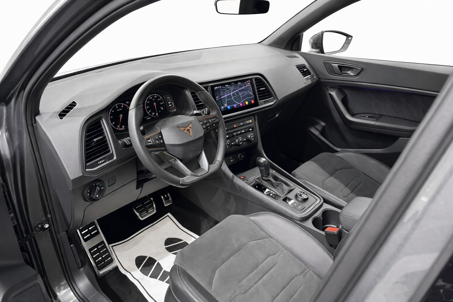 CUPRA Ateca 2.0TSI 4Drive DSG * Panorama-Glasdach *-image-9
