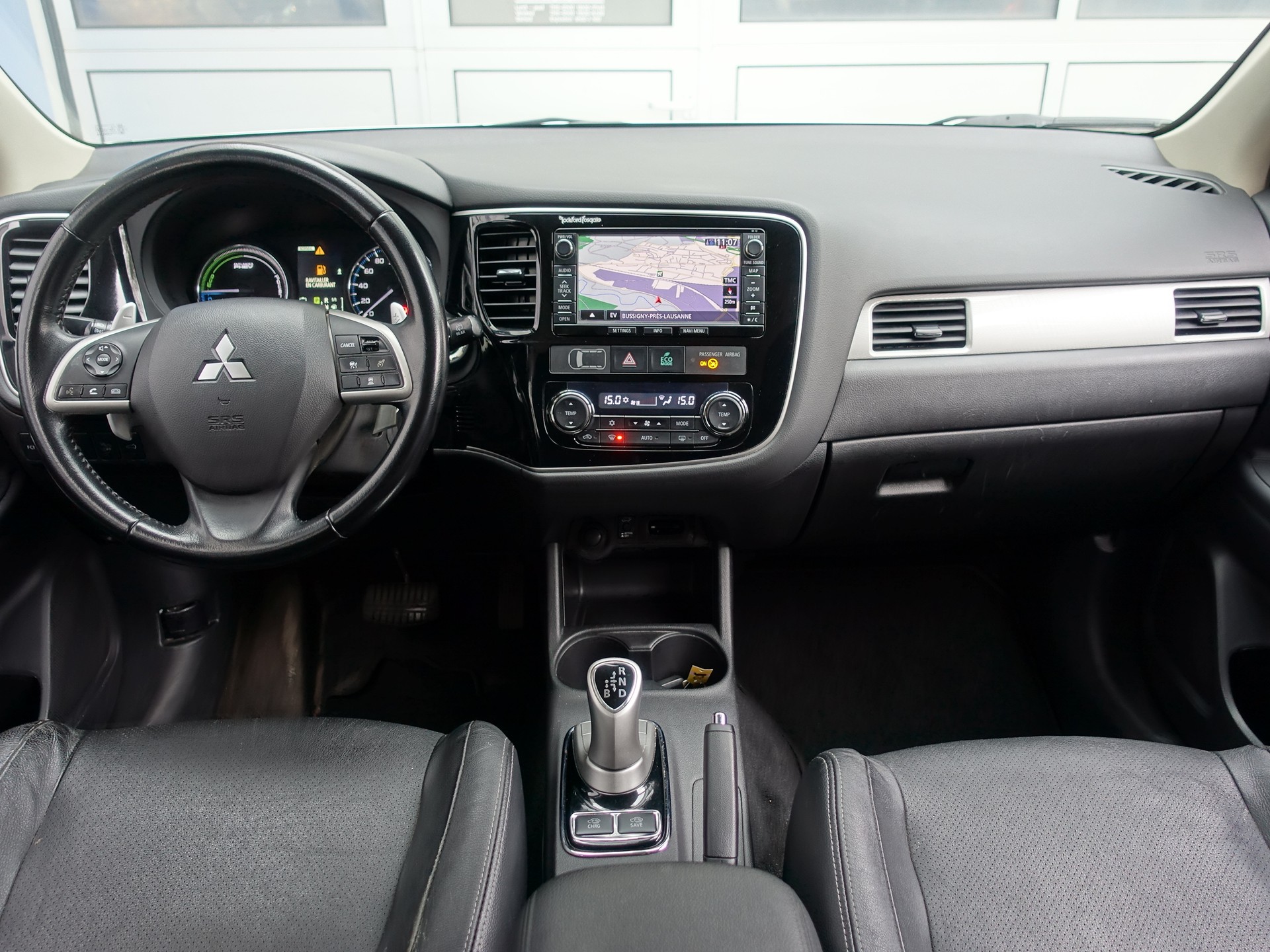 MITSUBISHI Outlander 2.0 PHEV Navigator eAssist-image-10