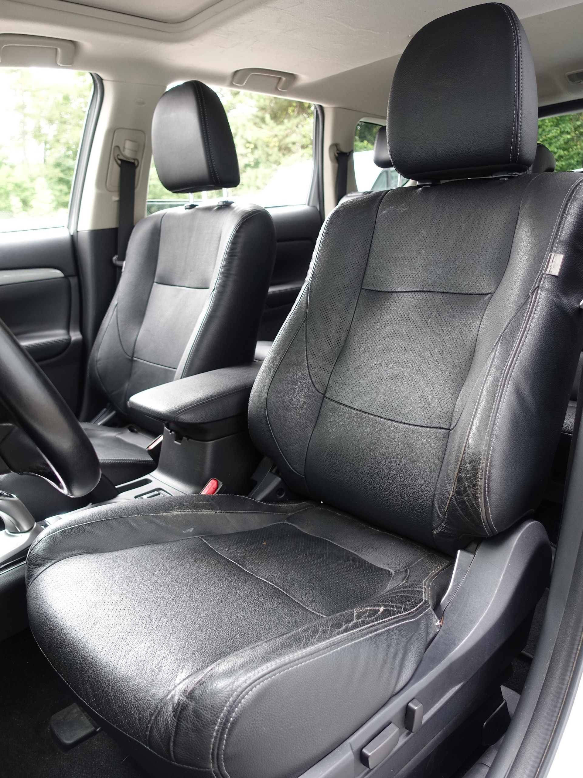MITSUBISHI Outlander 2.0 PHEV Navigator eAssist-image-8