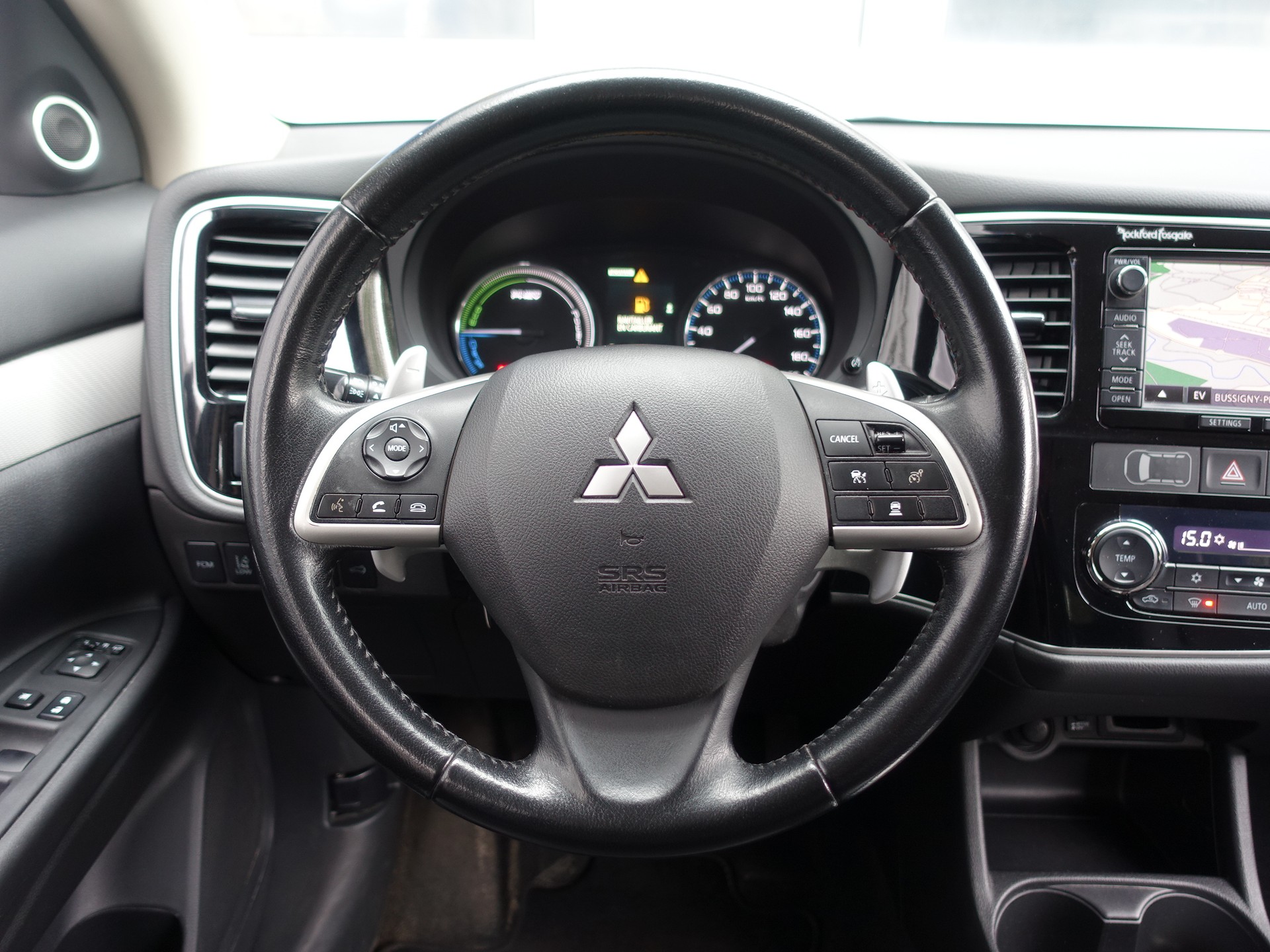 MITSUBISHI Outlander 2.0 PHEV Navigator eAssist-image-11