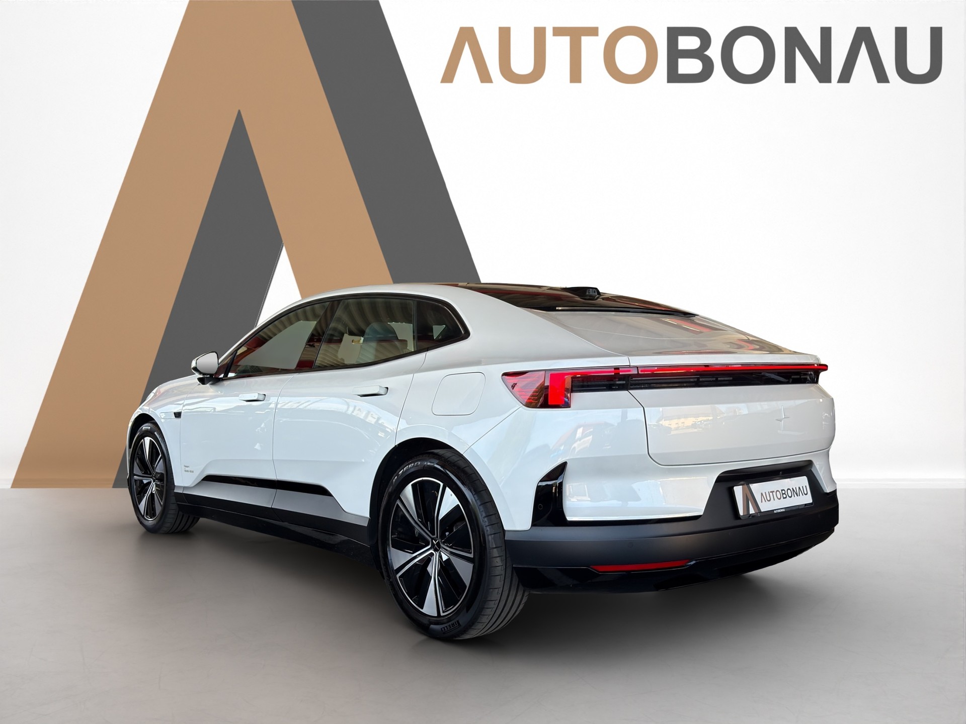 POLESTAR 4 Long Range Dual Motor Plus Pilot-showroom-element-2