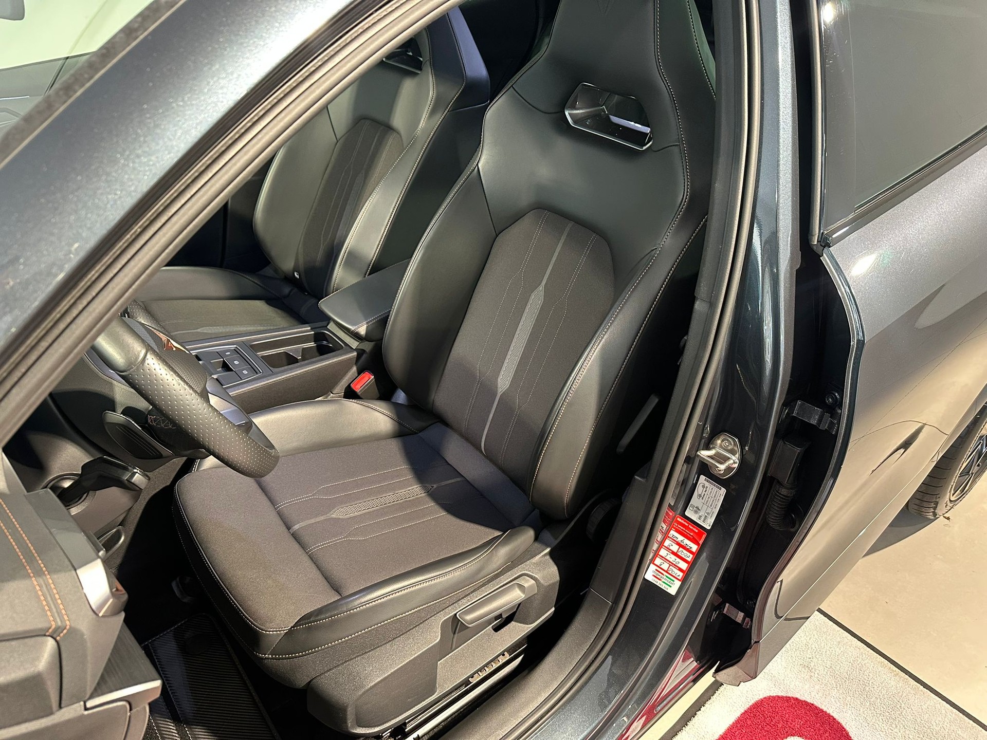 CUPRA Formentor2.0TSI VZ 4D DS-image-5