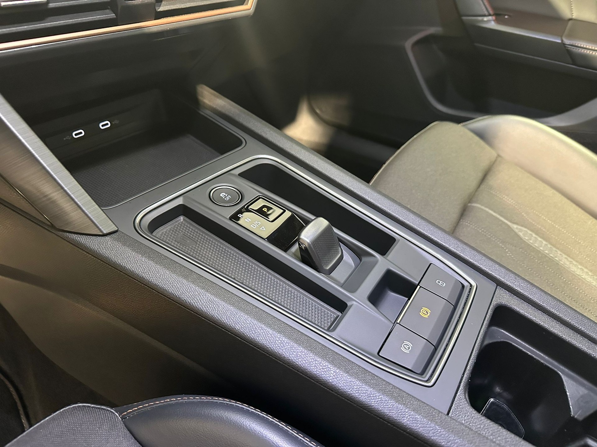 CUPRA Formentor2.0TSI VZ 4D DS-image-10