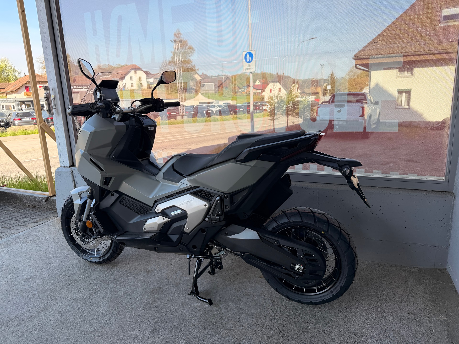 HONDA X-ADV 750-showroom-element-2