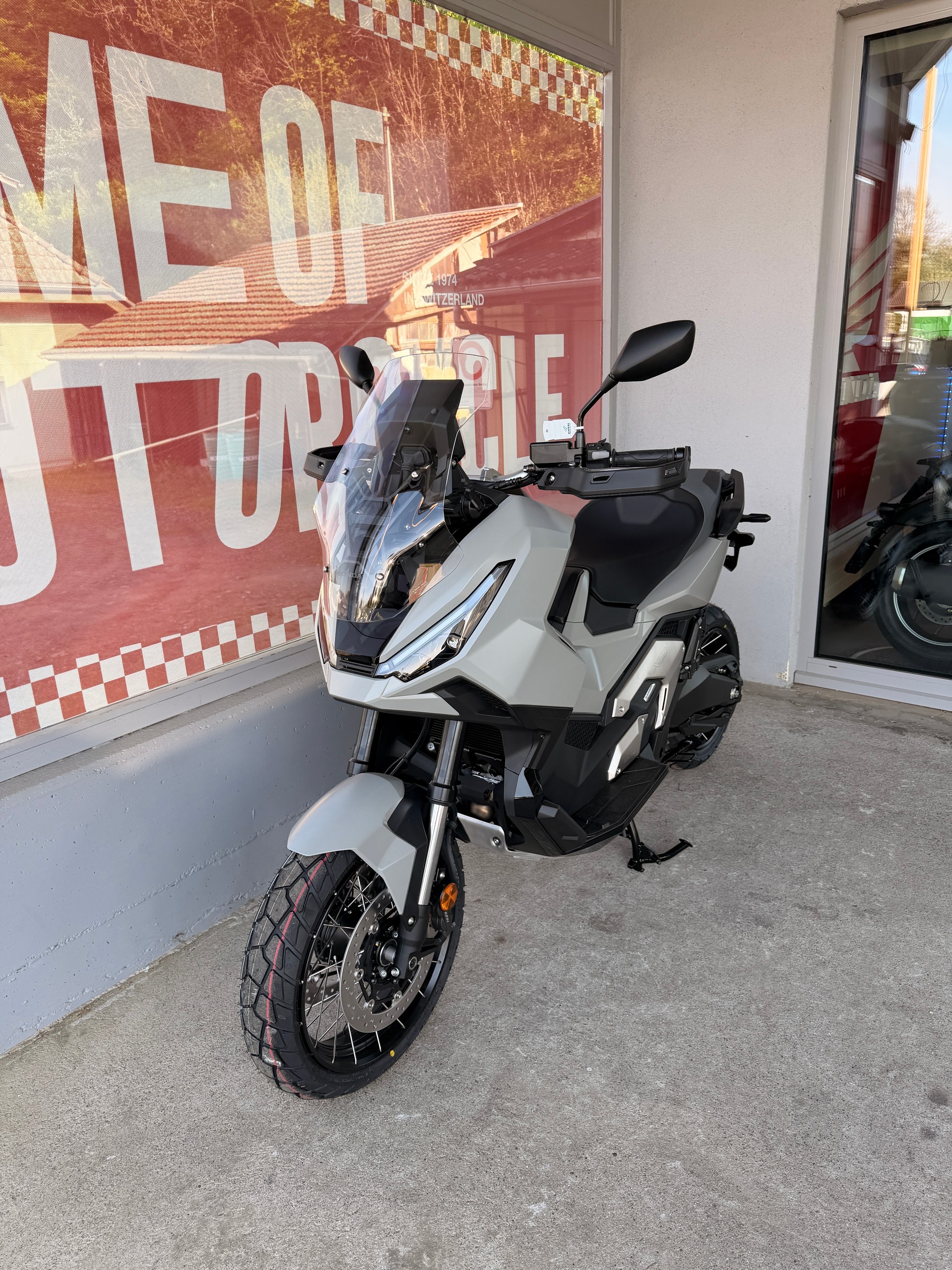 HONDA X-ADV 750-showroom-element-1