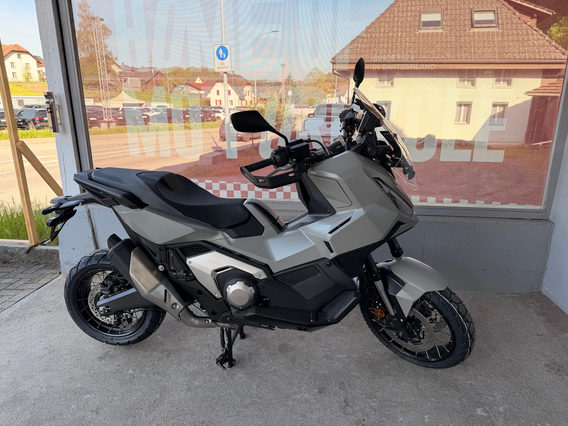 HONDA X-ADV 750-showroom-element-3